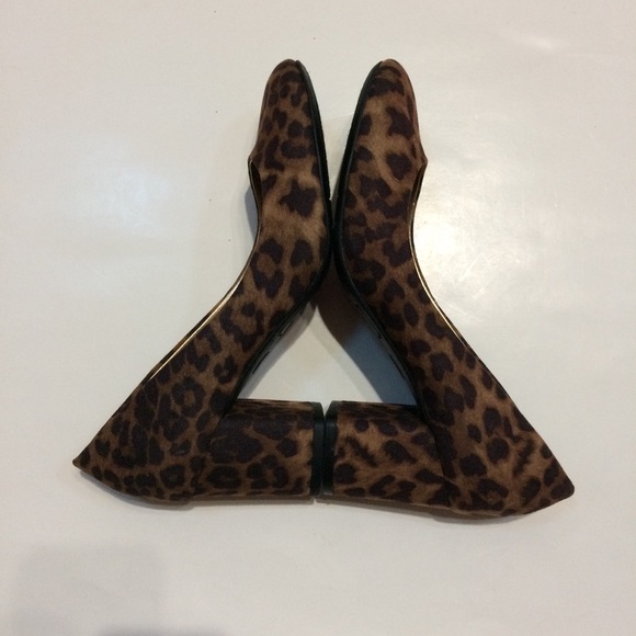 Libby Edelman Jenna Leopard Print Block Heel Pump - Picture 5 of 9